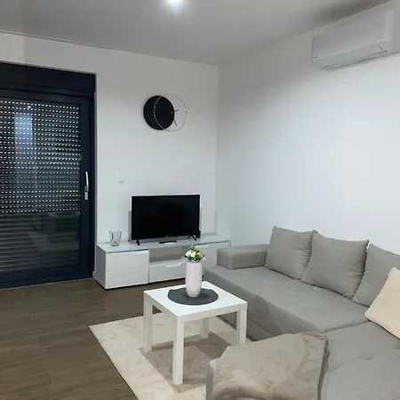 Apartment Apartman Iva - Private Pool Trogir
