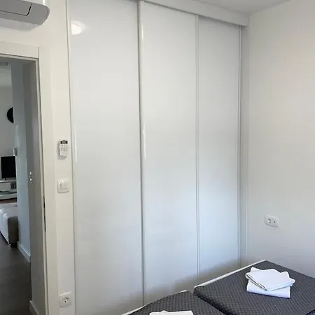 Apartman Iva - Private Pool Apartment *