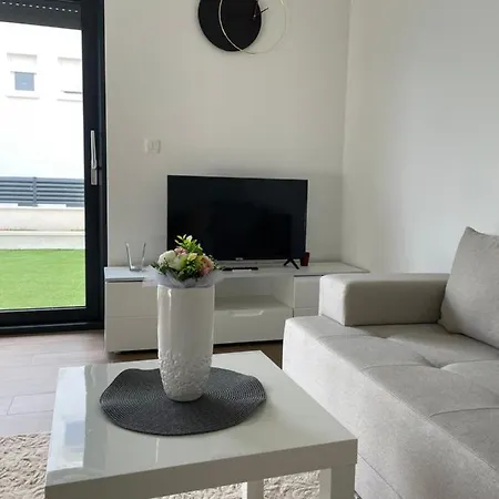 Apartment Apartman Iva - Private Pool Trogir